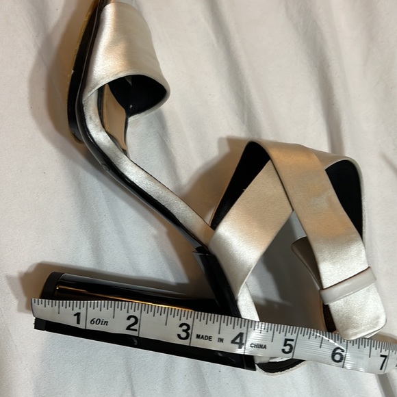 Calvin Klein Collection - Picture 8 of 10